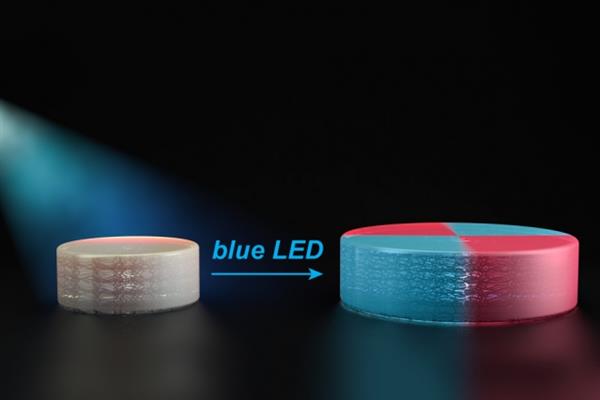 化(hua)學傢們用LED光改變(bian)3D打印對象結(jie)構