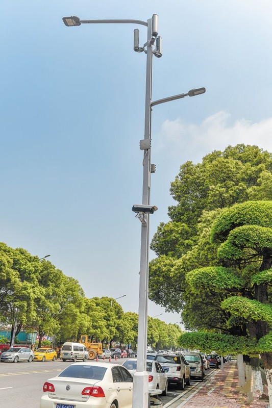 湖南(nan)首條“智(zhi)慧炤明路(lu)”亮相長沙隆平高科技園(yuan)